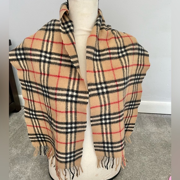 Authentic Burberrys vintage nova check tan scarf ;WN12) - Picture 1 of 8